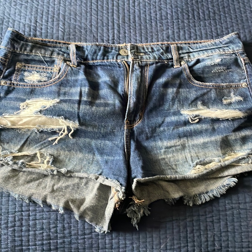 American Eagle Distressed shorts size 16